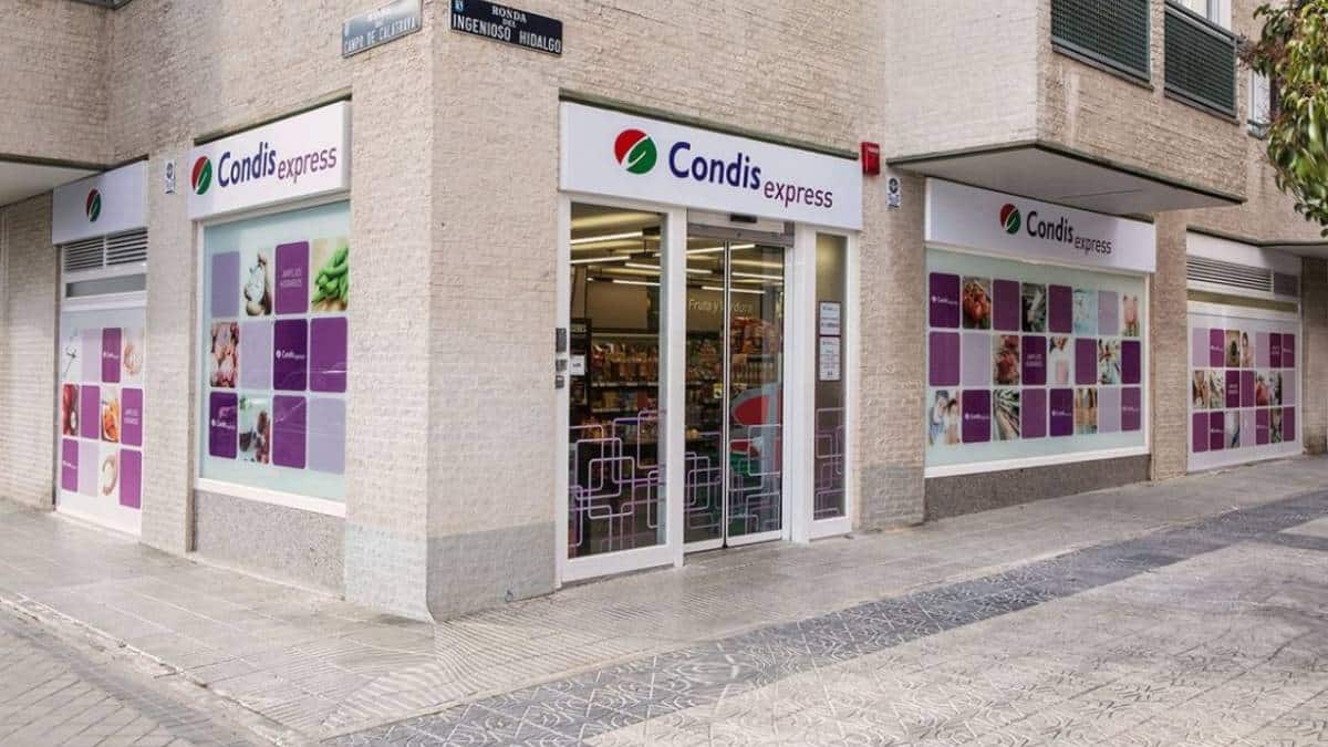 Sueldos de 17.000 euros al año: Supermercados Condis tiene vacantes de empleo disponibles