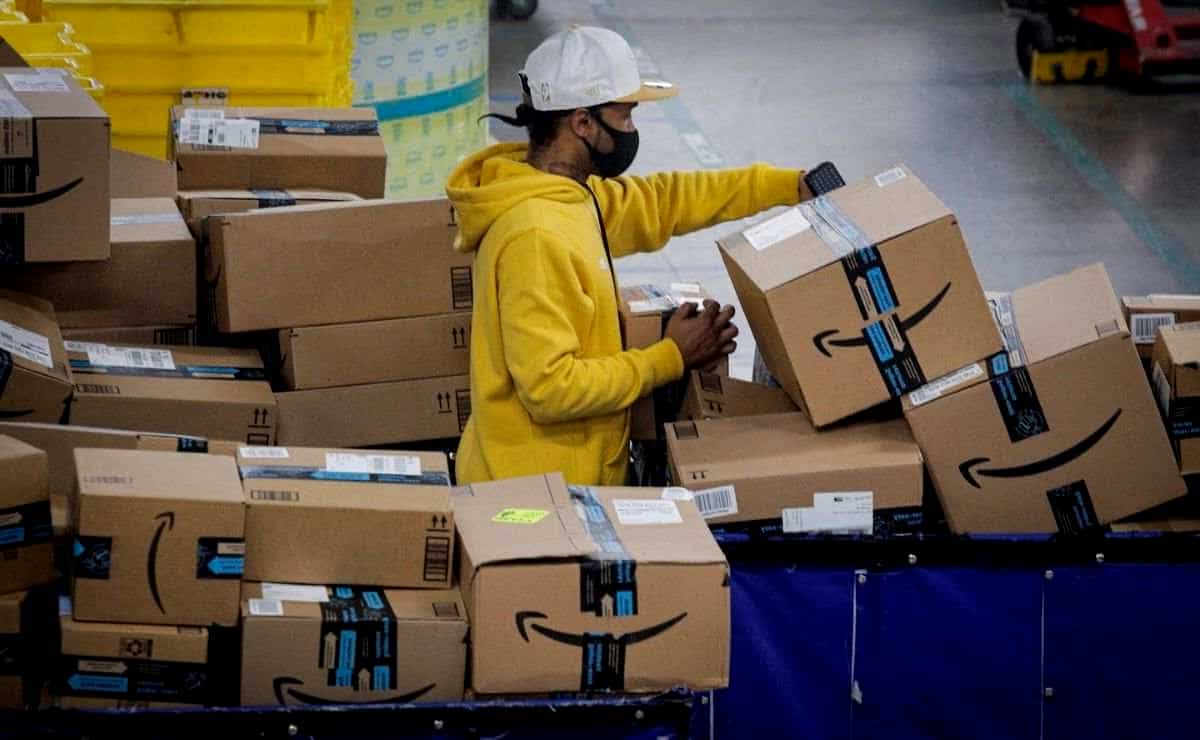 Amazon lanza oferta de empleo para 30 cargos en centro logístico de Valencia