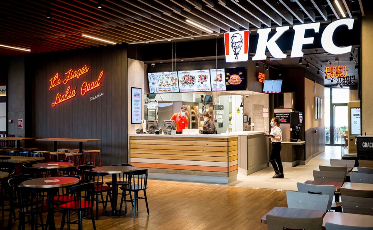 KFC necesita 44 empleados en sus restaurantes de Sevilla y Ourense y ofrece otras vacantes de empleo