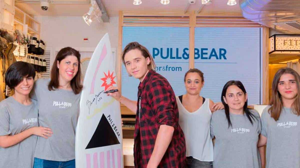 1.500€ al mes: Pull & Bear busca reforzar su plantilla de cara al Black Friday y época navideña