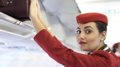 azafata volotea