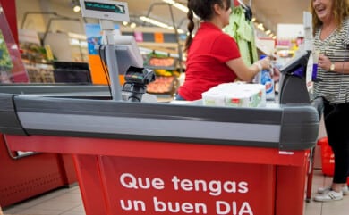 empleados de supermercados dia