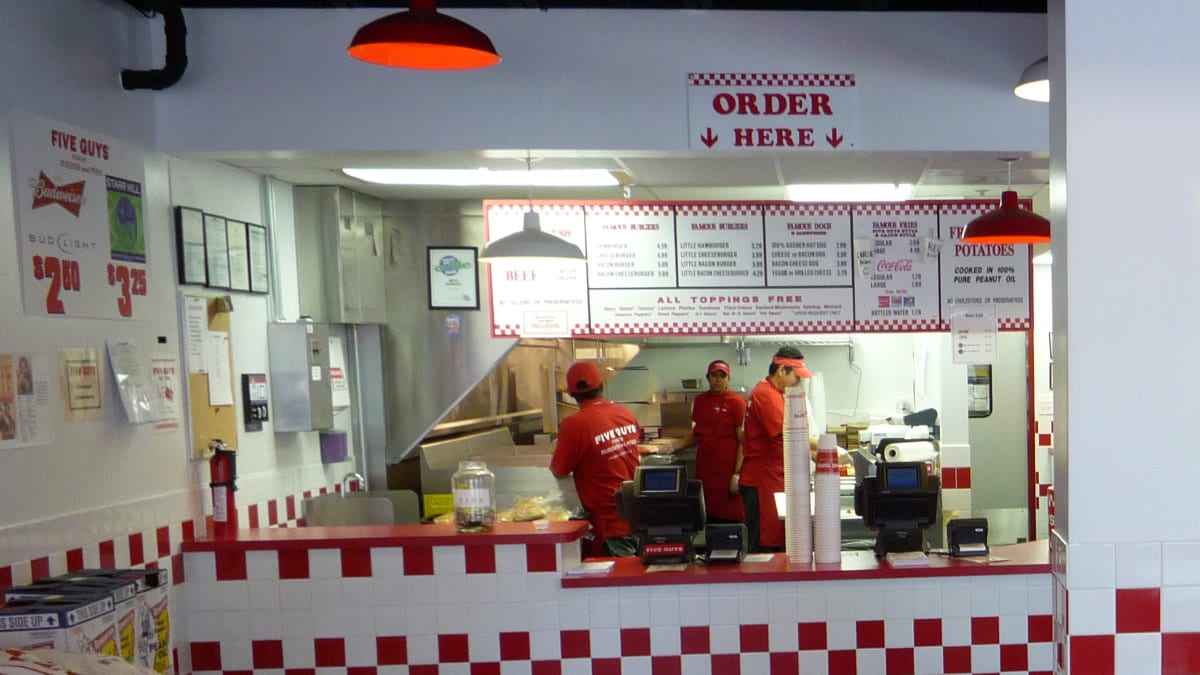 five guys empleo