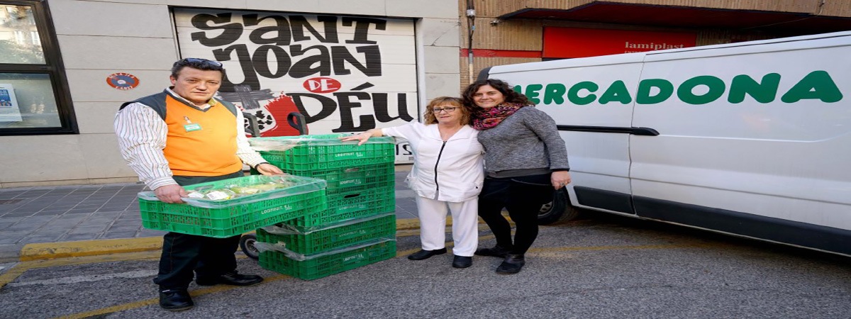Donacion De Alimentos De Mercadona A La Asociacion San Joan De Deu, En Valencia.